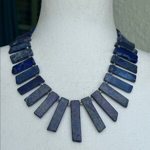 Gorgeous vintage lapis lazuli stone necklace
